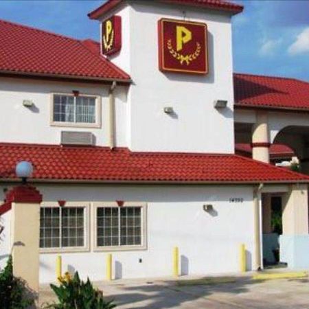 Louetta Crystal Inn 249 North מראה חיצוני תמונה