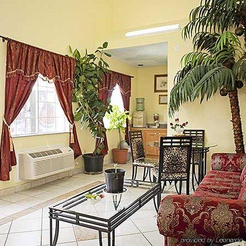 Louetta Crystal Inn 249 North מראה חיצוני תמונה