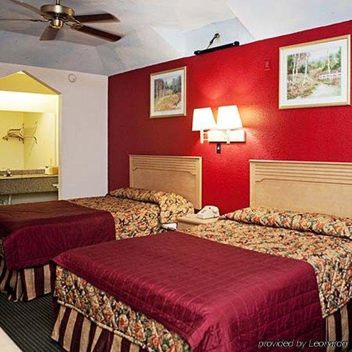 Louetta Crystal Inn 249 North מראה חיצוני תמונה