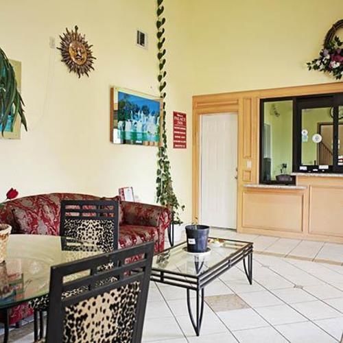 Louetta Crystal Inn 249 North מראה חיצוני תמונה